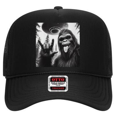 Funny Sasquatch Bigfoot Rock On Selfie With Ufo Alien High Crown Mesh Back Trucker Hat