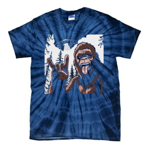 Funny Sasquatch Bigfoot Rock On Selfie With Ufo Alien Tie-Dye T-Shirt