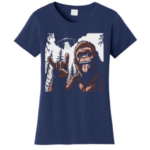 Funny Sasquatch Bigfoot Rock On Selfie With Ufo Alien Women's T-Shirt