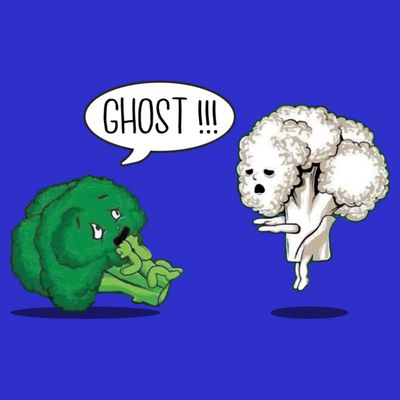 Funny Scared Broccoli By Ghost Cauliflower Funny Vegetarian Gift T-Shirt