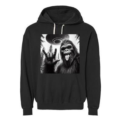 Funny Sasquatch Bigfoot Rock On Selfie With Ufo Alien Garment-Dyed Fleece Hoodie