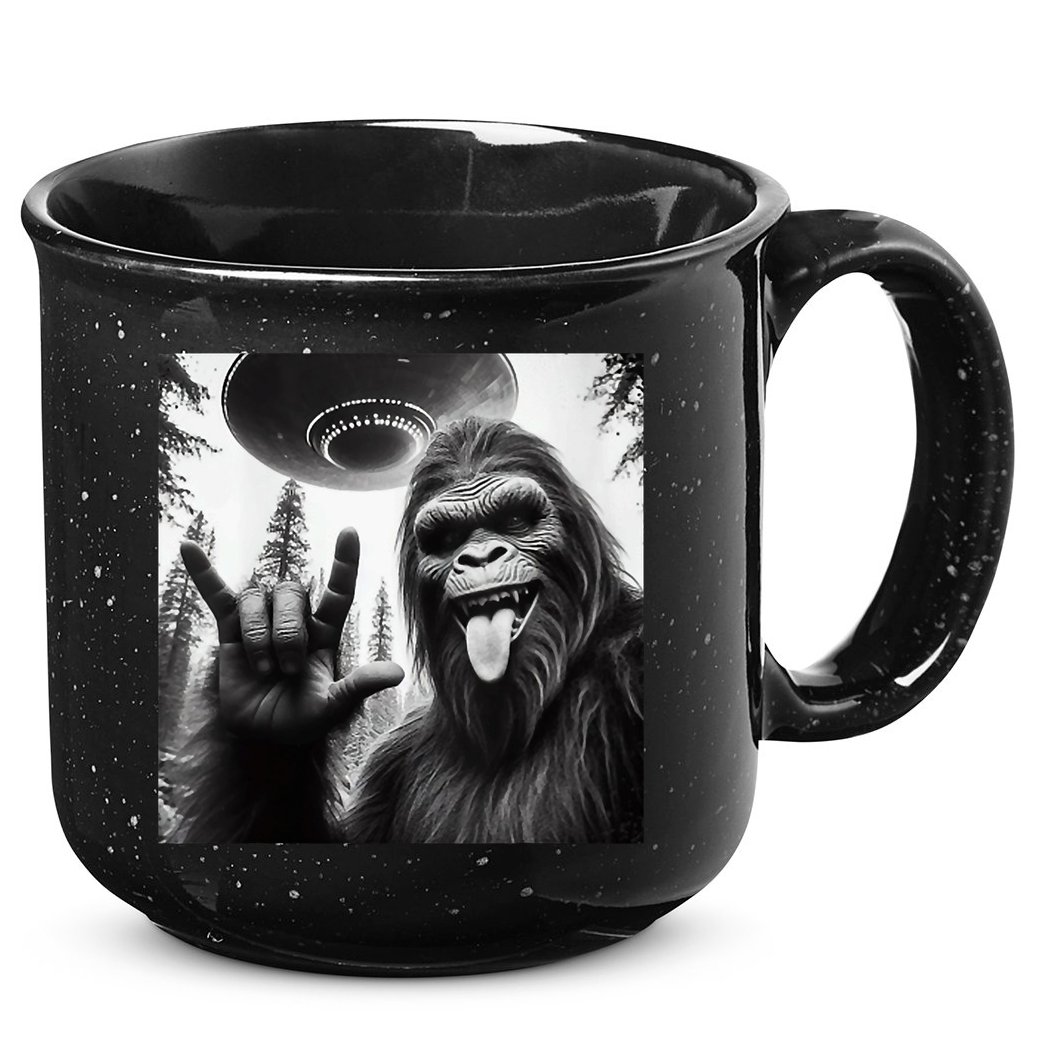 Funny Sasquatch Bigfoot Rock On Selfie With Ufo Alien 15oz Campfire Ceramic Mug