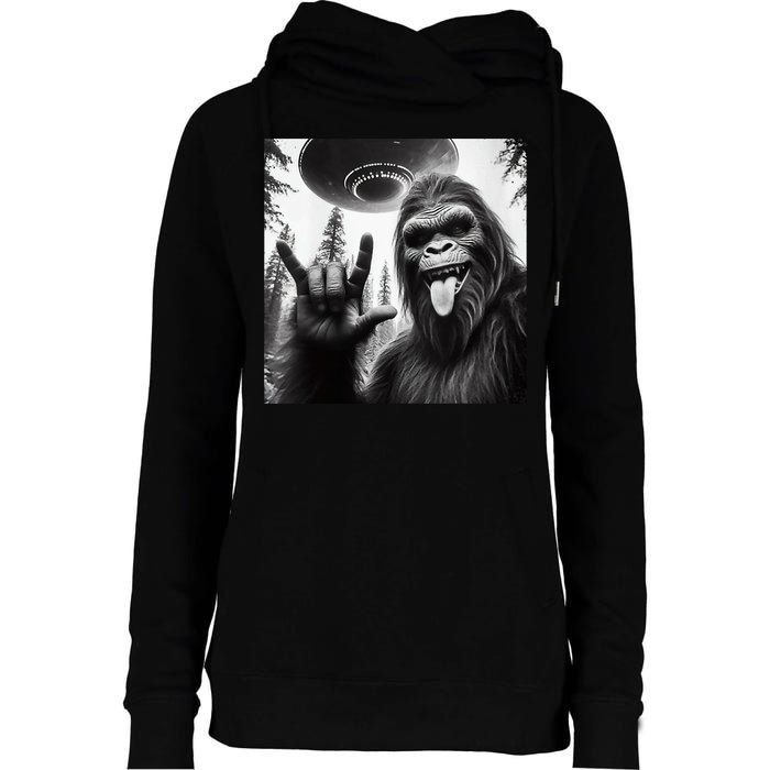 Funny Sasquatch Bigfoot Rock On Selfie With Ufo Alien Womens Funnel Neck Pullover Hood