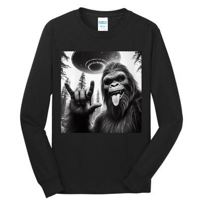 Funny Sasquatch Bigfoot Rock On Selfie With Ufo Alien Tall Long Sleeve T-Shirt