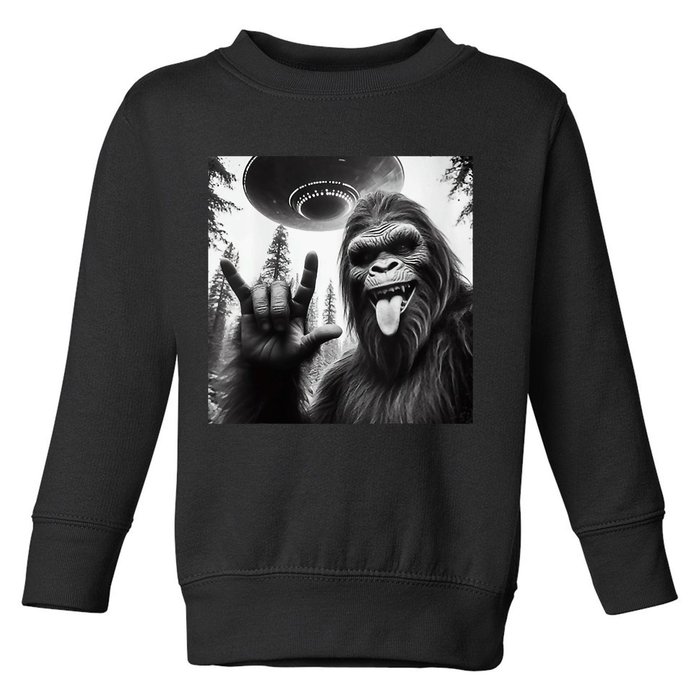 Funny Sasquatch Bigfoot Rock On Selfie With Ufo Alien Toddler Sweatshirt