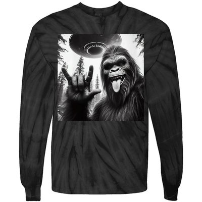 Funny Sasquatch Bigfoot Rock On Selfie With Ufo Alien Tie-Dye Long Sleeve Shirt