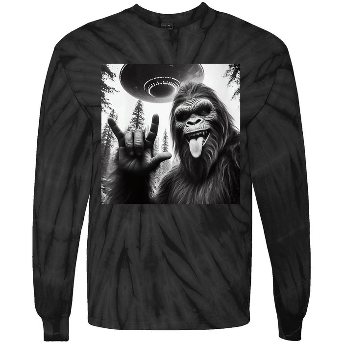 Funny Sasquatch Bigfoot Rock On Selfie With Ufo Alien Tie-Dye Long Sleeve Shirt