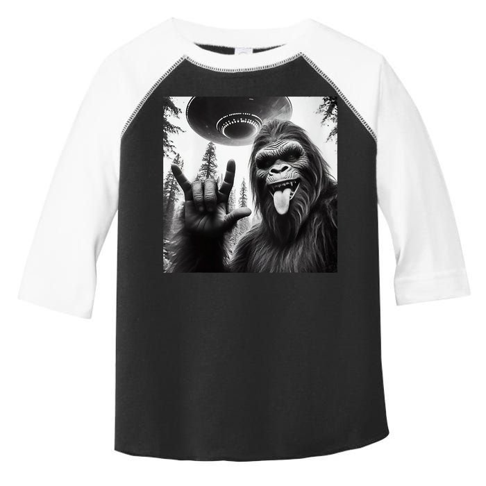 Funny Sasquatch Bigfoot Rock On Selfie With Ufo Alien Toddler Fine Jersey T-Shirt
