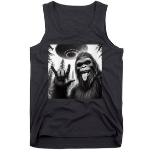 Funny Sasquatch Bigfoot Rock On Selfie With Ufo Alien Tank Top