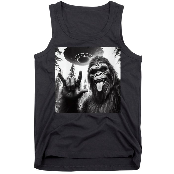 Funny Sasquatch Bigfoot Rock On Selfie With Ufo Alien Tank Top