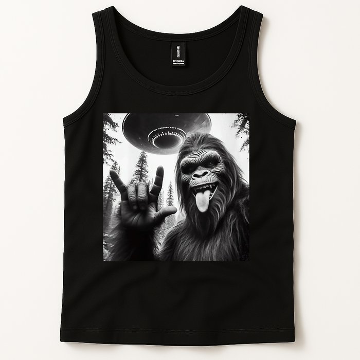 Funny Sasquatch Bigfoot Rock On Selfie With Ufo Alien Tank Top