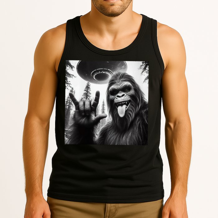 Funny Sasquatch Bigfoot Rock On Selfie With Ufo Alien Tank Top