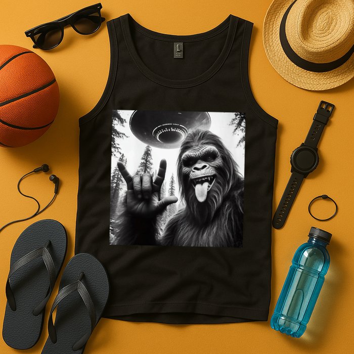 Funny Sasquatch Bigfoot Rock On Selfie With Ufo Alien Tank Top