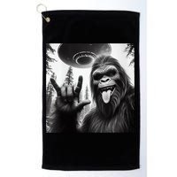 Funny Sasquatch Bigfoot Rock On Selfie With Ufo Alien Golf Towel