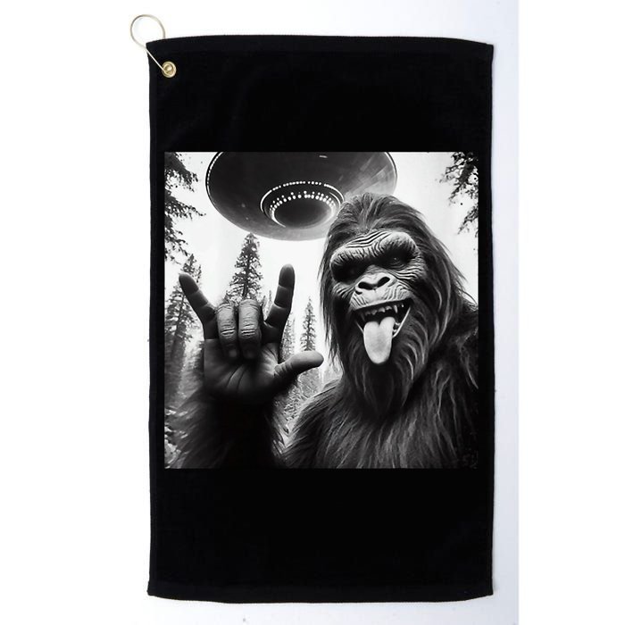 Funny Sasquatch Bigfoot Rock On Selfie With Ufo Alien Golf Towel