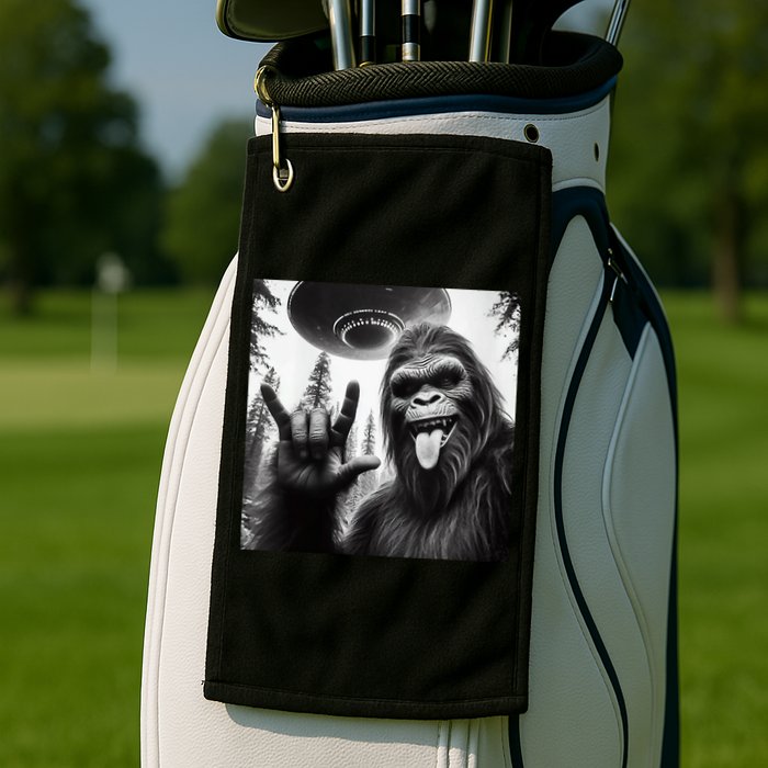 Funny Sasquatch Bigfoot Rock On Selfie With Ufo Alien Golf Towel