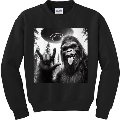 Funny Sasquatch Bigfoot Rock On Selfie With Ufo Alien Kids Sweatshirt