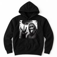 Funny Sasquatch Bigfoot Rock On Selfie With Ufo Alien Hoodie
