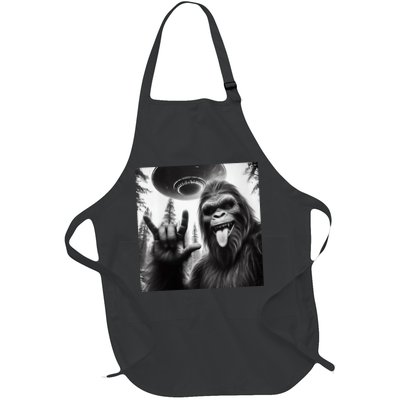 Funny Sasquatch Bigfoot Rock On Selfie With Ufo Alien Apron