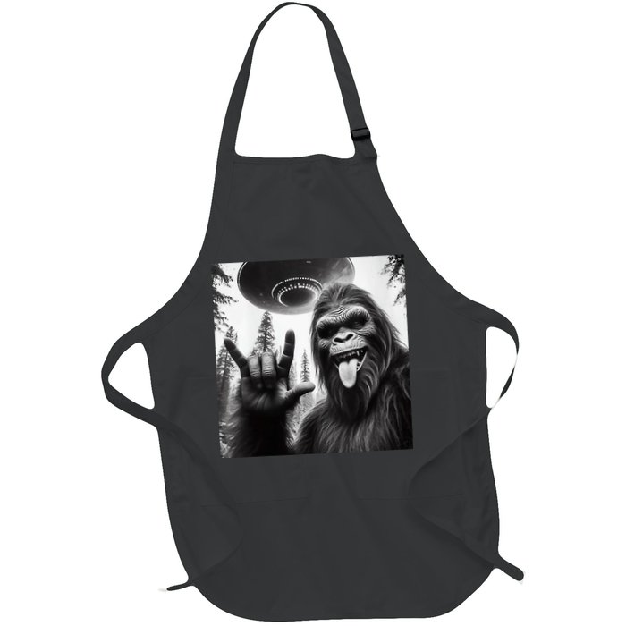 Funny Sasquatch Bigfoot Rock On Selfie With Ufo Alien Apron