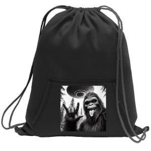 Funny Sasquatch Bigfoot Rock On Selfie With Ufo Alien Sweatshirt Cinch Pack Bag