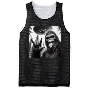 Funny Sasquatch Bigfoot Rock On Selfie With Ufo Alien Mesh Reversible Basketball Jersey Tank