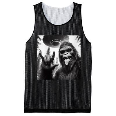 Funny Sasquatch Bigfoot Rock On Selfie With Ufo Alien Mesh Reversible Basketball Jersey Tank