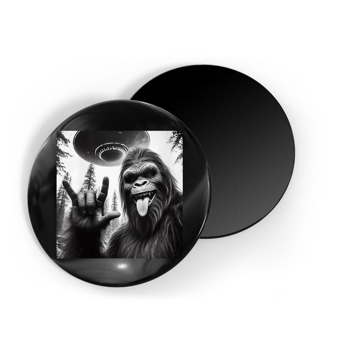 Funny Sasquatch Bigfoot Rock On Selfie With Ufo Alien Magnet