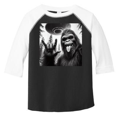 Funny Sasquatch Bigfoot Rock On Selfie With Ufo Alien Toddler Fine Jersey T-Shirt