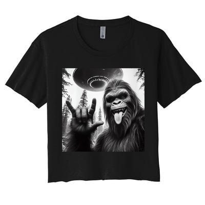 Funny Sasquatch Bigfoot Rock On Selfie With Ufo Alien Women's Crop Top Tee