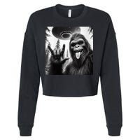 Funny Sasquatch Bigfoot Rock On Selfie With Ufo Alien Cropped Pullover Crew