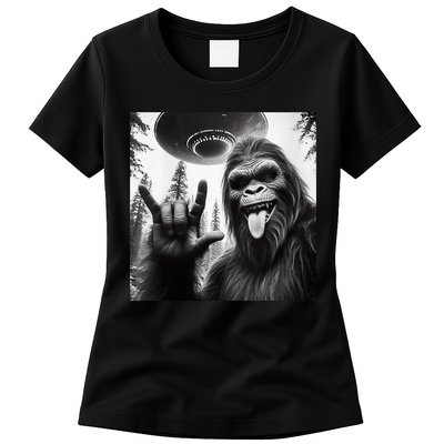 Funny Sasquatch Bigfoot Rock On Selfie With Ufo Alien Womens T-Shirt