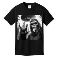 Funny Sasquatch Bigfoot Rock On Selfie With Ufo Alien Kids T-Shirt
