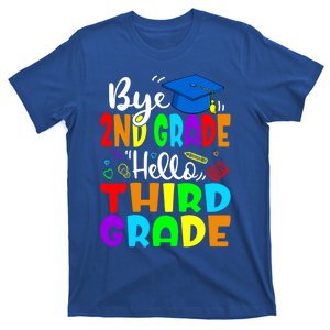 Funny Student Bye 2Nd Grade Hello Third Grade Funny Gift T-Shirt