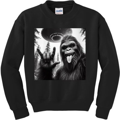 Funny Sasquatch Bigfoot Rock On Selfie With Ufo Alien Kids Sweatshirt