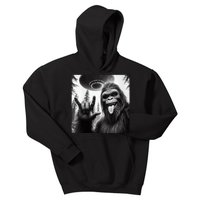 Funny Sasquatch Bigfoot Rock On Selfie With Ufo Alien Kids Hoodie