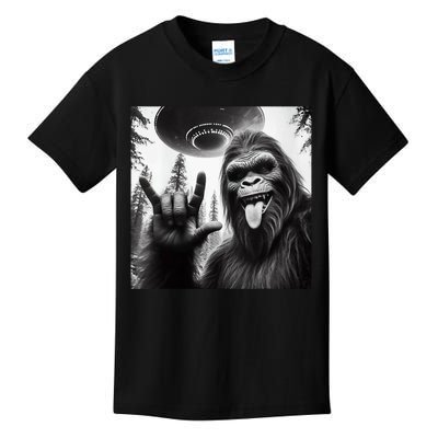 Funny Sasquatch Bigfoot Rock On Selfie With Ufo Alien Kids T-Shirt