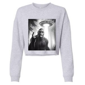 Funny Sasquatch Bigfoot Selfie With Ufo And Alien Cropped Pullover Crew