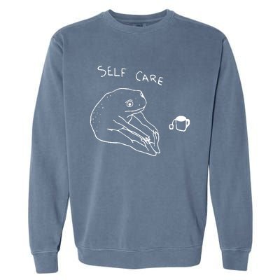 Funny Self Care Frog Drinking Tea Yoga Positive Frog Lover Garment-Dyed Sweatshirt