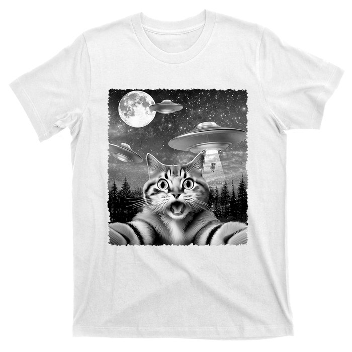 Funny Scared Cat Selfie With Ufos Gift Idea T-Shirt