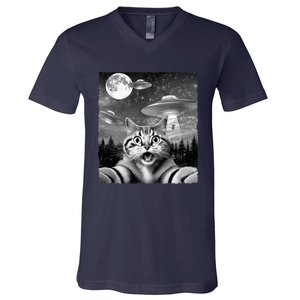 Funny Scared Cat Selfie with UFOs Gift Idea V-Neck T-Shirt