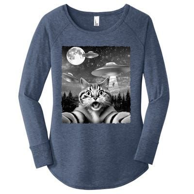 Funny Scared Cat Selfie with UFOs Gift Idea Women's Perfect Tri Tunic Long Sleeve Shirt