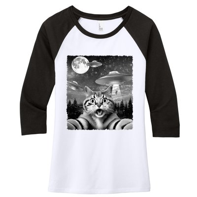 Funny Scared Cat Selfie with UFOs Gift Idea Women's Tri-Blend 3/4-Sleeve Raglan Shirt