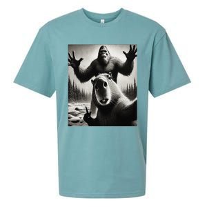 Funny Selfie Capybara Finds Bigfoot Sasquatch Photo Sueded Cloud Jersey T-Shirt