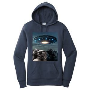 Funny Selfie Dog With Alien UFO Funny Dogs Lover Women's Pullover Hoodie