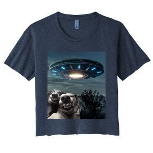 Funny Selfie Dog With Alien UFO Funny Dogs Lover Women's Crop Top Tee