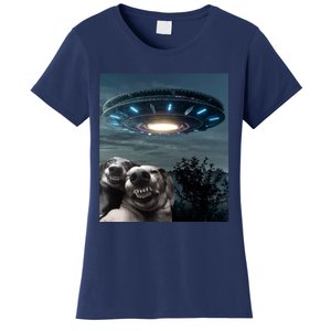 Funny Selfie Dog With Alien UFO Funny Dogs Lover Women's T-Shirt