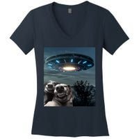 Funny Selfie Dog With Alien UFO Funny Dogs Lover Women's V-Neck T-Shirt