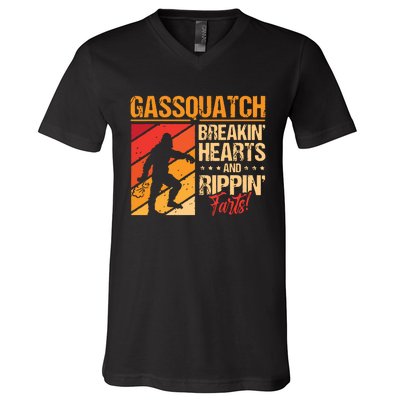 Funny Sasquatch Gasquatch Breakin Hearts Rippin Fart Bigfoot V-Neck T-Shirt