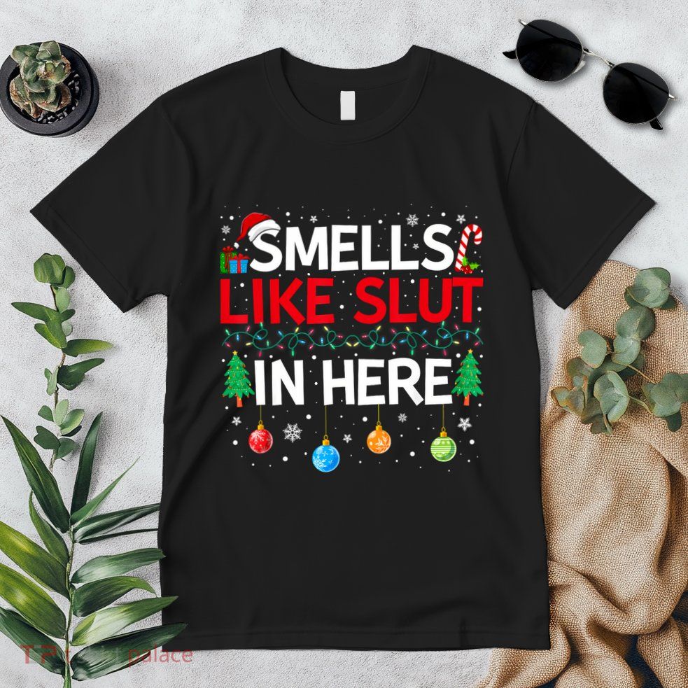 Funny Smells Like Slut In Here Embarrassing Women Adult Meme Premium T-Shirt